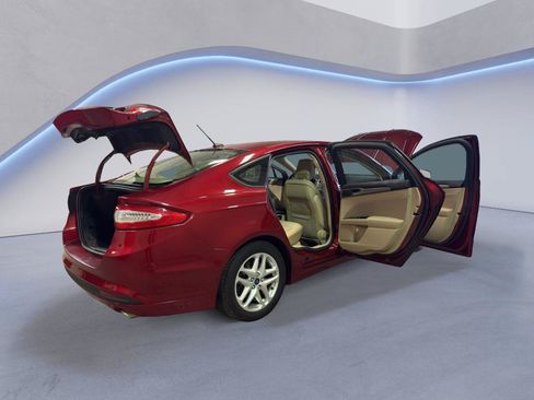 Used 2013 Ford Fusion SE FWD image 12