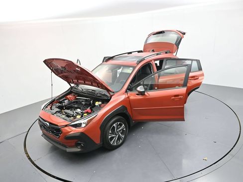Used 2025 Subaru Crosstrek 2.5i Premium AWD/4WD image 34
