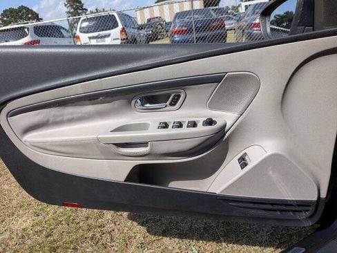 Used 2010 Volkswagen Eos Komfort FWD image 12