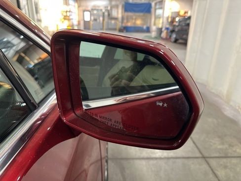 Used 2018 Cadillac XT5 Luxury w/ Driver Awareness Package image 38