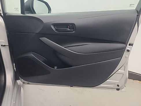 Used 2025 Toyota Corolla LE image 13