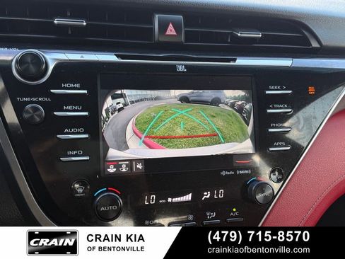 Used 2018 Toyota Camry XSE FWD image 16