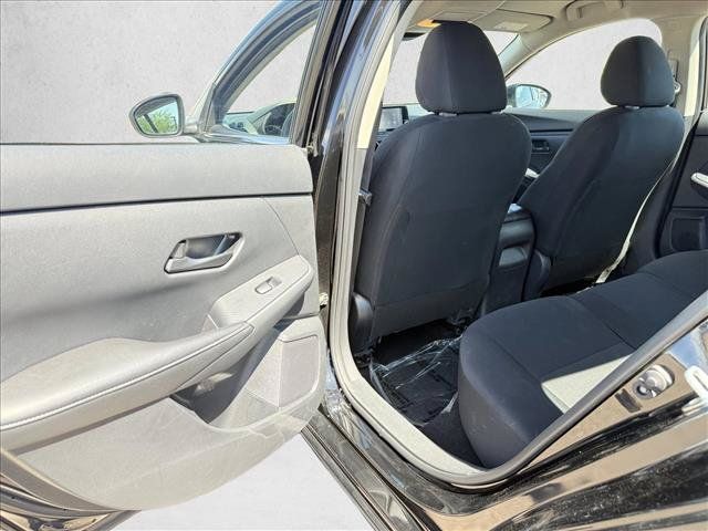 Used 2025 Nissan Sentra S FWD image 20