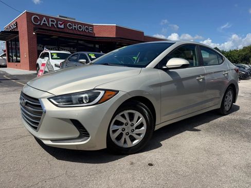 Used 2017 Hyundai Elantra SE FWD image 1