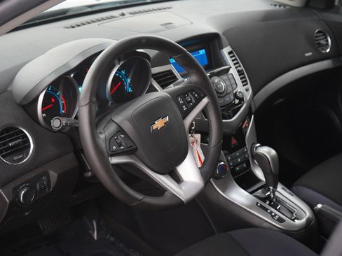 Used 2014 Chevrolet Cruze LT image 21