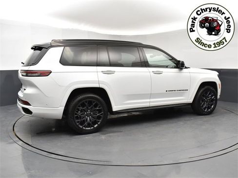Used 2023 Jeep Grand Cherokee L Summit image 3