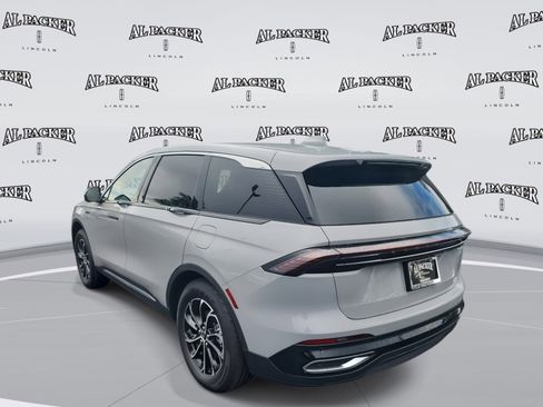 New 2026 Lincoln Nautilus Premier image 3