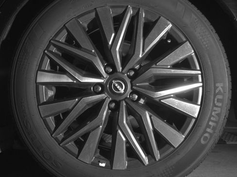 Used 2025 Nissan Altima 2.5 SV FWD image 14