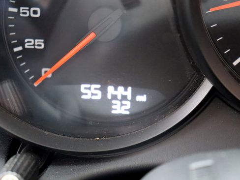 Used 2019 Porsche 718 Boxster RWD image 25