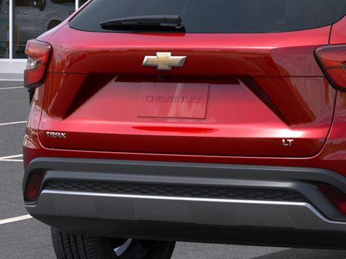 New 2026 Chevrolet Trax LT w/ Driver Confidence Package FWD image 16