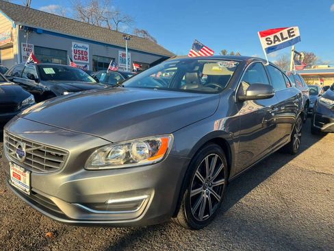 Used 2017 Volvo S60 T5 Inscription w/ Convenience Package image 5