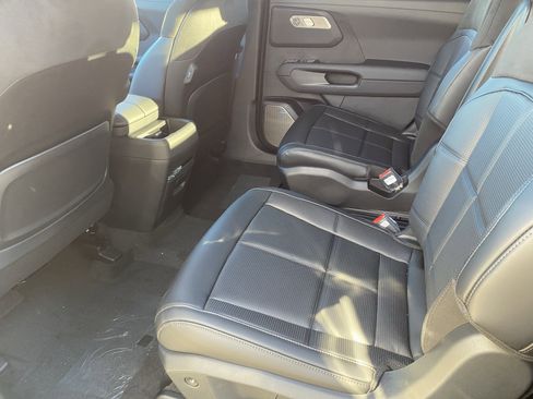 New 2027 Kia Telluride SX Prestige w/ Towing Package image 15