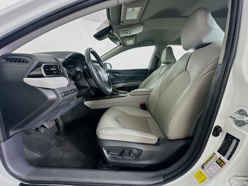Used 2022 Toyota Camry SE image 13