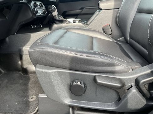 Used 2025 Ford Bronco Badlands AWD/4WD image 18