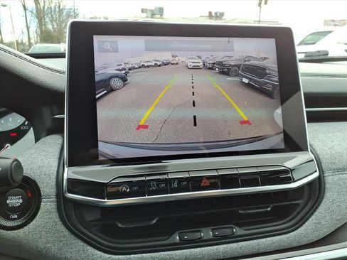 Used 2022 Jeep Compass Latitude w/ Convenience Group image 17