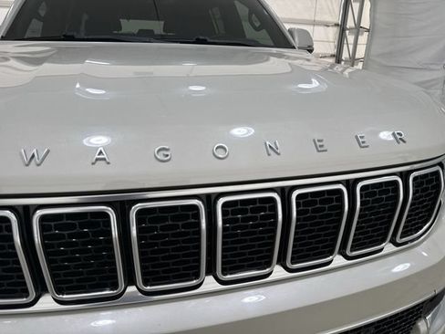 Used 2022 Jeep Wagoneer Series II w/ Premium Group I AWD/4WD image 33