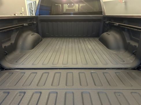 Used 2023 RAM 1500 Laramie AWD/4WD image 18