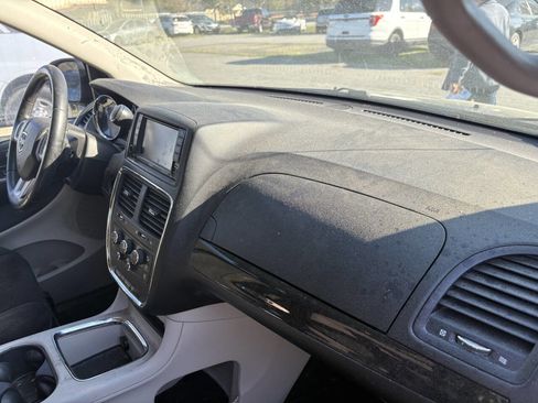 Used 2012 Dodge Grand Caravan SXT w/ Entertainment Group 1 image 8