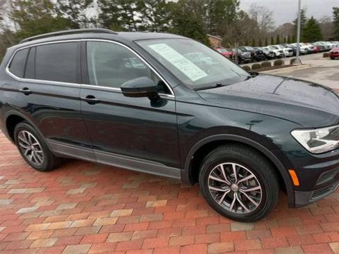 Used 2019 Volkswagen Tiguan SE image 3