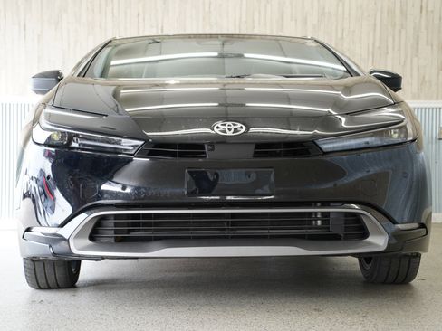 Used 2024 Toyota Prius Limited image 3