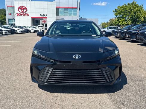 Used 2025 Toyota Camry LE FWD image 2