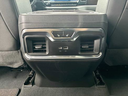 Certified 2022 Chevrolet Silverado 1500 High Country w/ Technology Package image 21