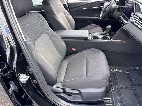 Used 2025 Toyota Camry LE FWD image 32