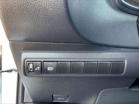 Used 2026 Toyota Corolla LE FWD image 33