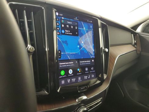 Used 2023 Volvo XC60 B5 Plus w/ Climate Package image 30