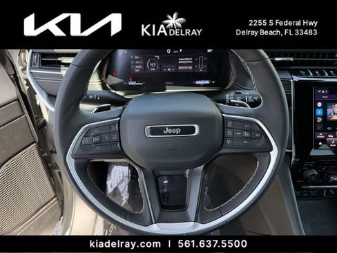 Used 2025 Jeep Grand Cherokee Laredo X w/ Luxury Tech Group I RWD image 30