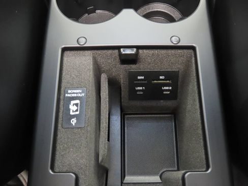 Certified 2026 Porsche Macan AWD/4WD image 30