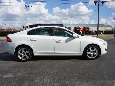 Used 2013 Volvo S60 T5 image 4