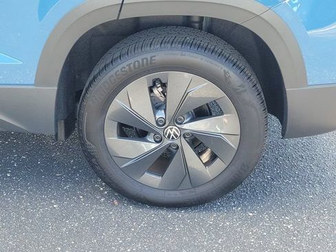 Certified 2025 Volkswagen Taos S FWD image 29
