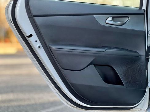 Used 2021 Kia Forte LXS image 15