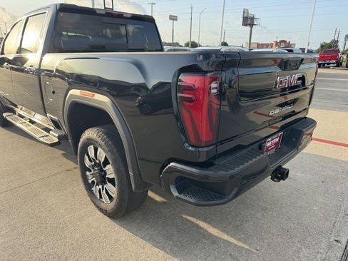 Used 2025 GMC Sierra 2500 Denali AWD/4WD image 8