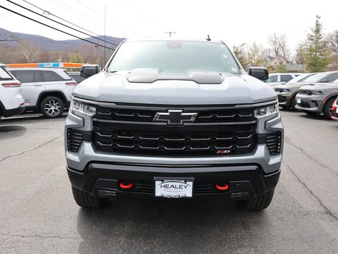 Used 2025 Chevrolet Silverado 1500 LT Trail Boss w/ Convenience Package II image 2