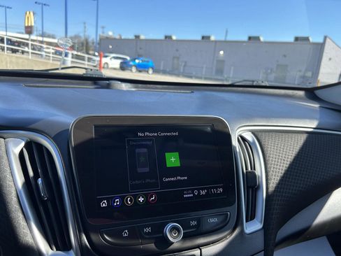 Used 2024 Chevrolet Malibu LT image 19