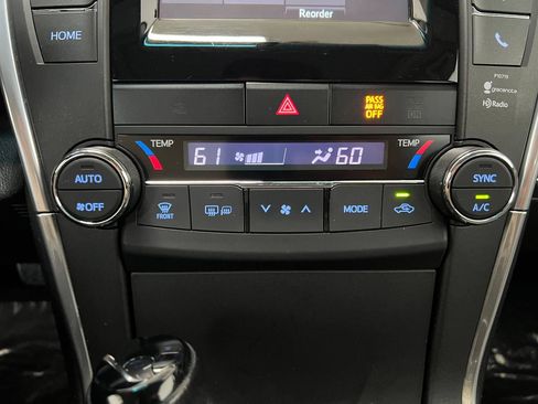 Used 2015 Toyota Camry XSE w/ Moonroof Package FWD image 18