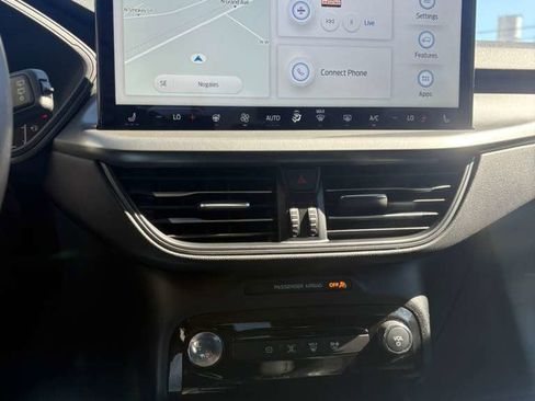 Used 2024 Ford Escape SE image 13