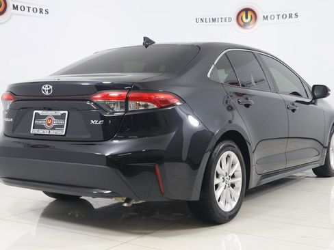 Used 2022 Toyota Corolla XLE image 3