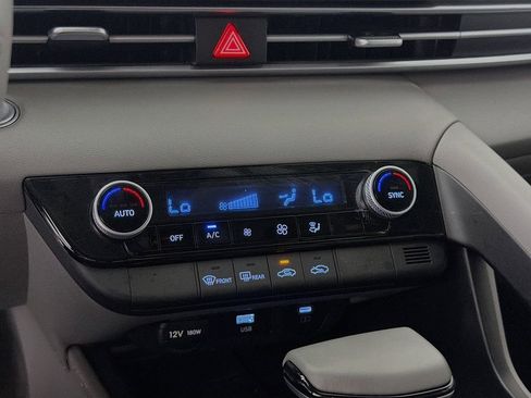 Used 2025 Hyundai Elantra Sport FWD image 18