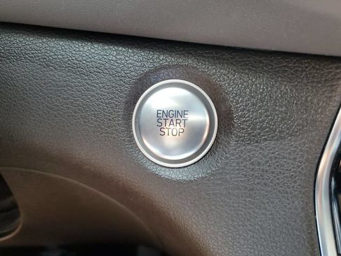 Used 2019 Hyundai Santa Fe Limited FWD image 35