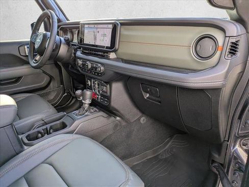 Used 2025 Jeep Gladiator Mojave image 26
