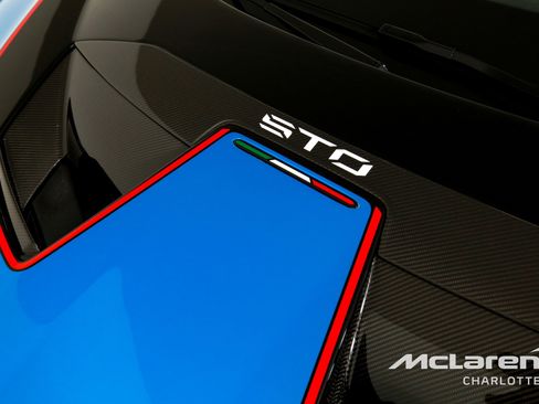 Used 2023 Lamborghini Huracan STO RWD image 31
