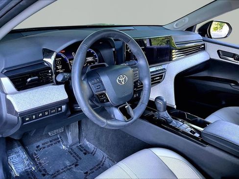 Used 2025 Toyota Camry XLE w/ Premium Plus Package FWD image 14