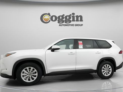 New 2026 Toyota Grand Highlander FWD image 4