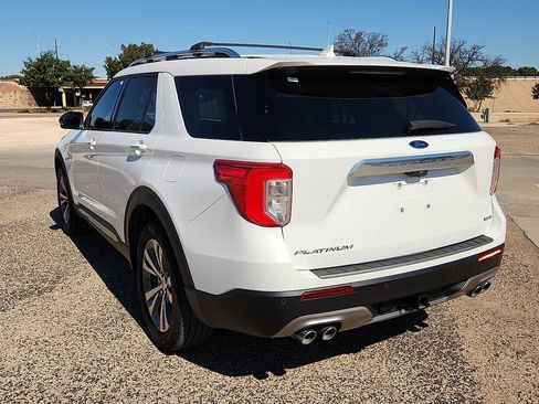 Used 2020 Ford Explorer Platinum image 2
