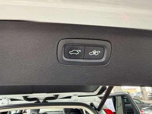 Used 2019 Volvo XC90 T6 Momentum w/ Protection Package Premier AWD/4WD image 19