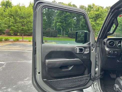 Used 2023 Jeep Wrangler Unlimited Sahara AWD/4WD image 65