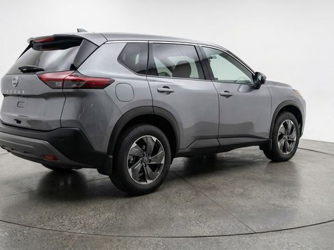 Used 2025 Nissan Rogue SV image 9